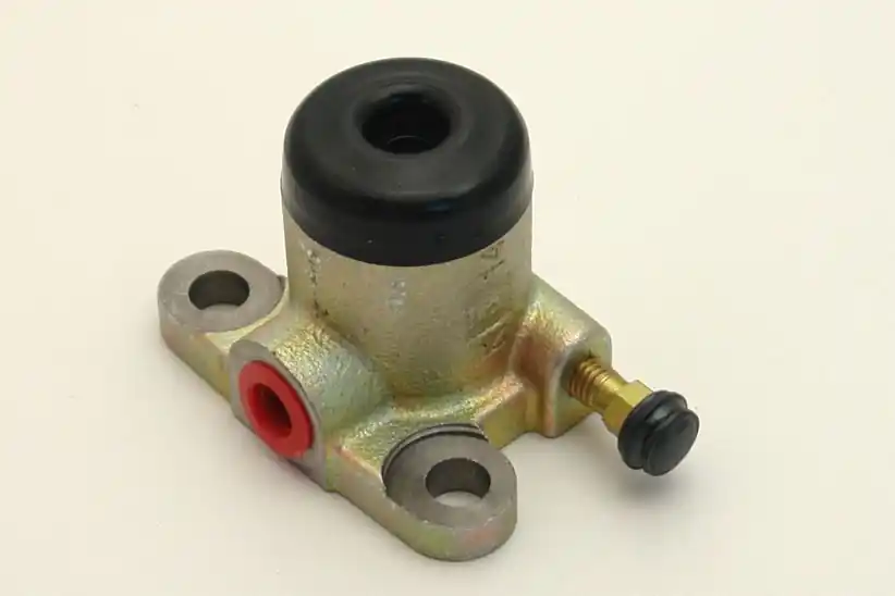 SK0005893-CZ20260306-083332-0-1772757212-size5-17443629117064-175 78227029 Váleček brzdový pravý pr.25mm Trendový