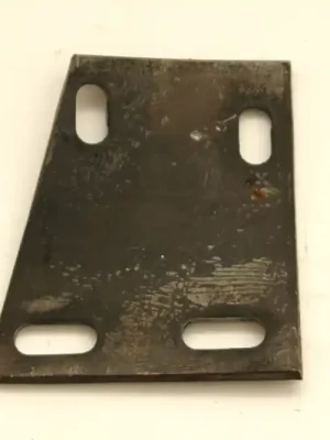 Zlevněný Držák zahrnovače pravý