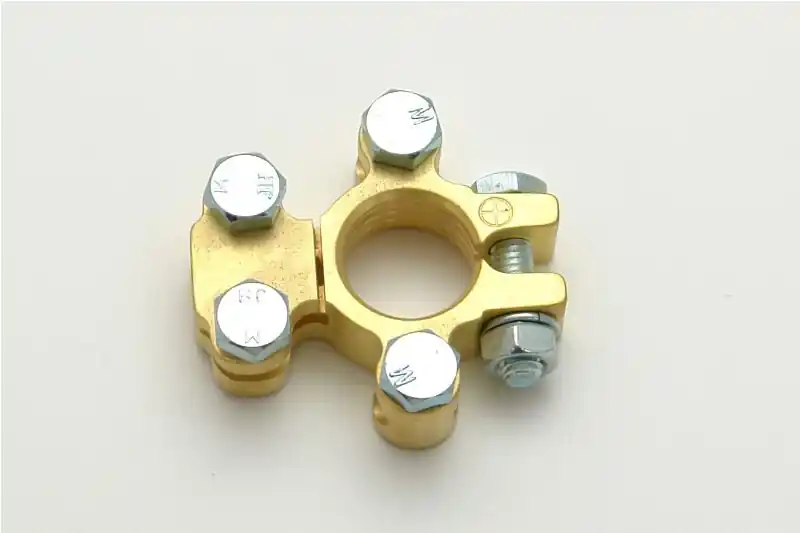 977361 Svorka bateriová  mosaz ENERGIZE + na kabel průměr 8 mm Doprava Zdarma