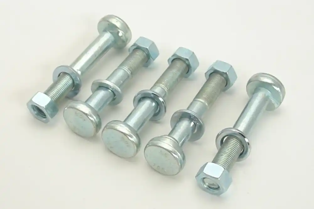 938366 Šroub patky + matice + podložka Must-Have